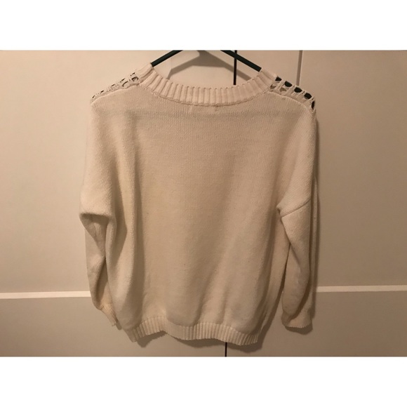 LIRA Small White Women’s Sweater - Picture 4 of 4